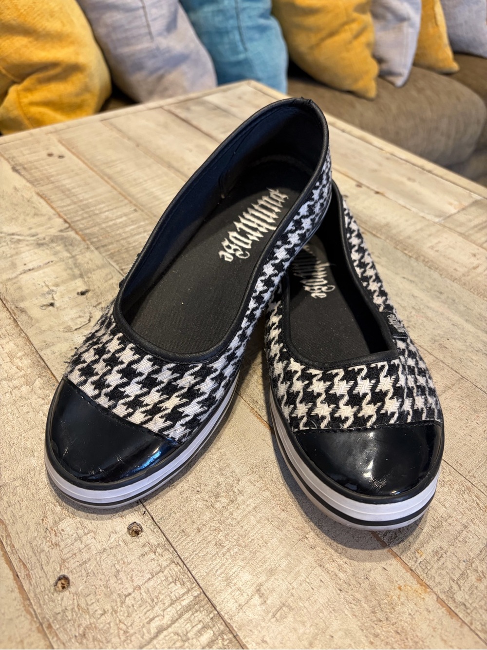 Pink Rose Black & White Houndstooth Slip-On Flats
